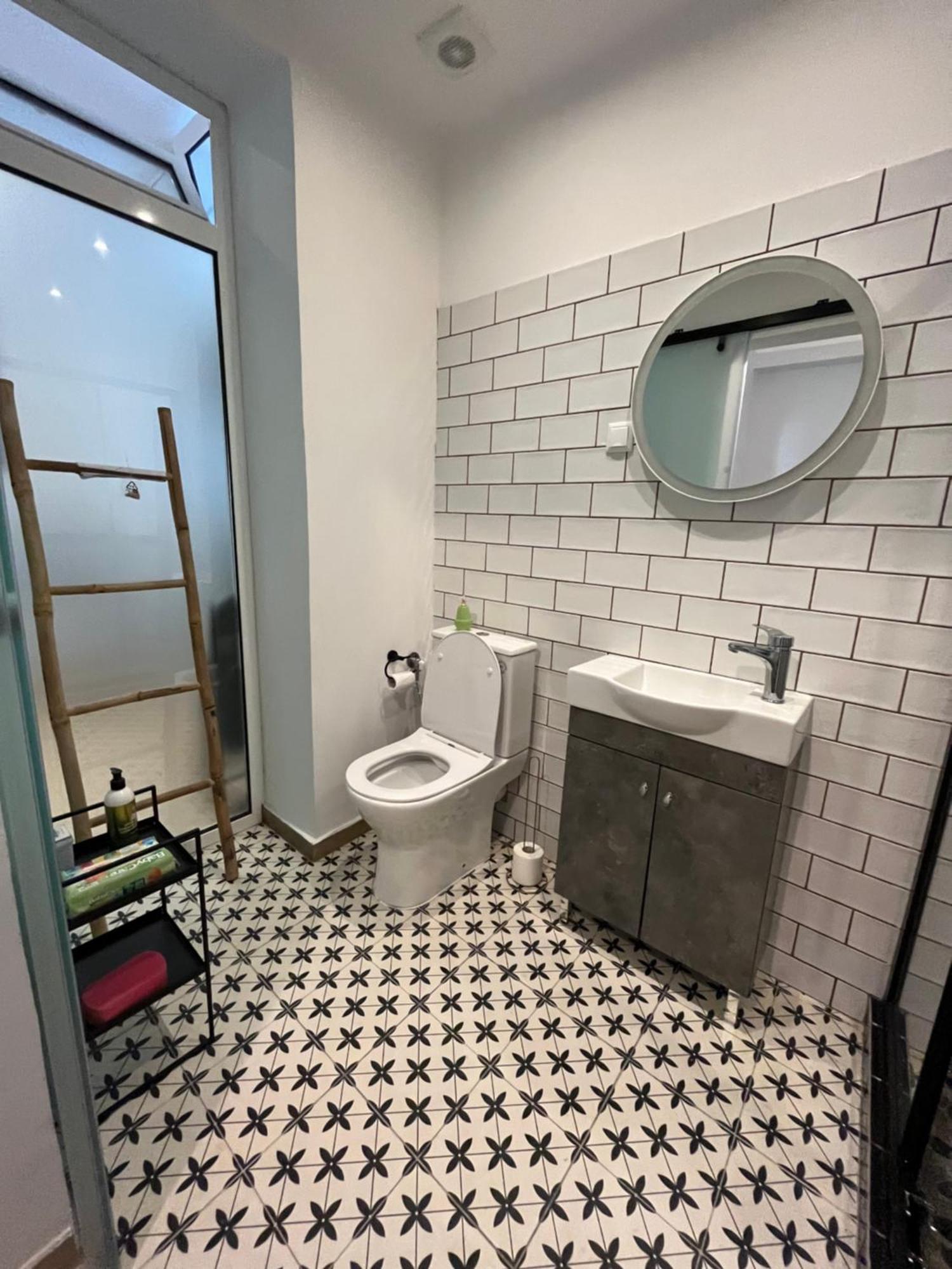 Noa - Designed Garden Studio In The City Center 칼라마타 외부 사진