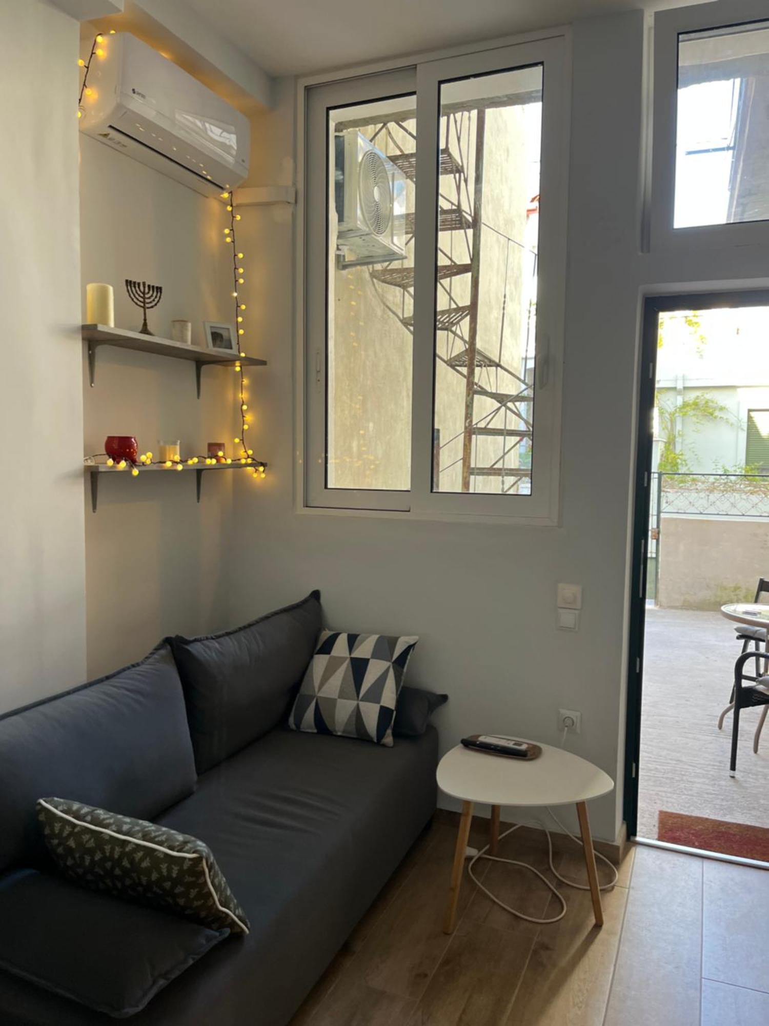 Noa - Designed Garden Studio In The City Center 칼라마타 외부 사진
