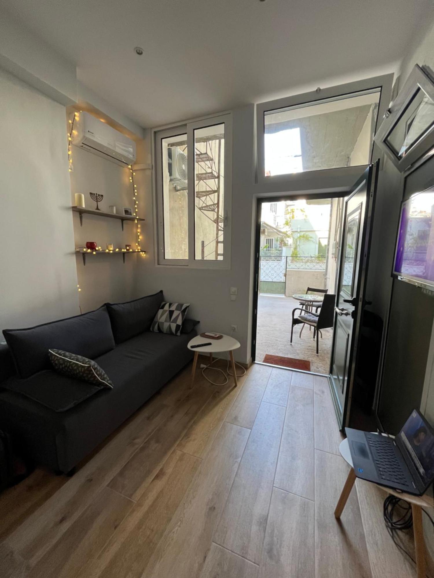 Noa - Designed Garden Studio In The City Center 칼라마타 외부 사진