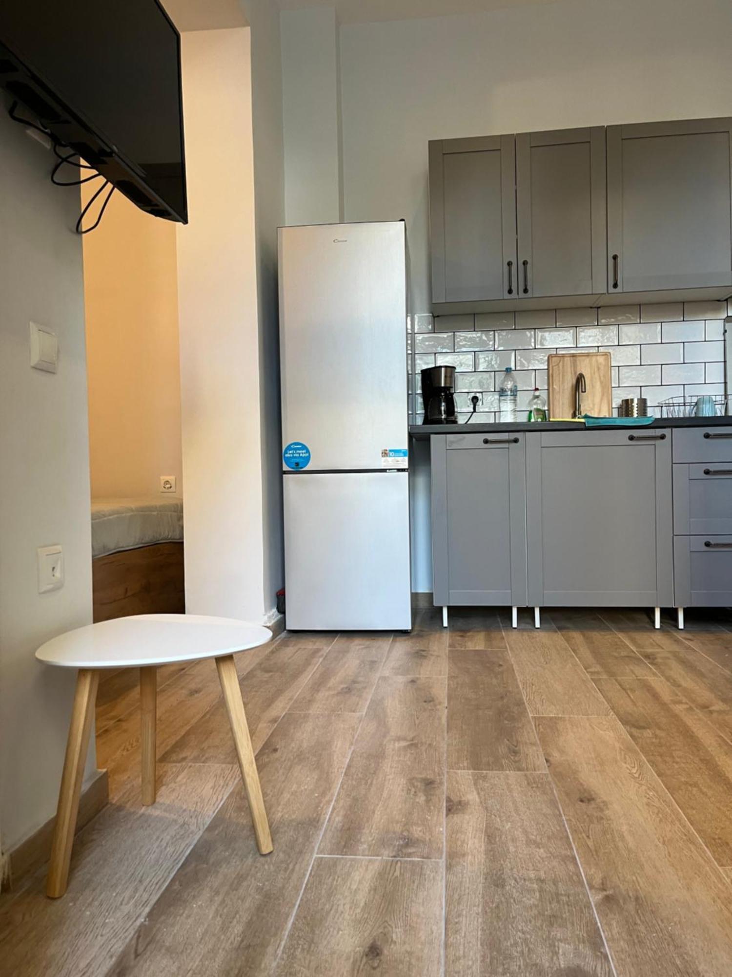 Noa - Designed Garden Studio In The City Center 칼라마타 외부 사진